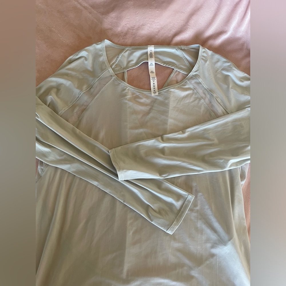 Lululemon top